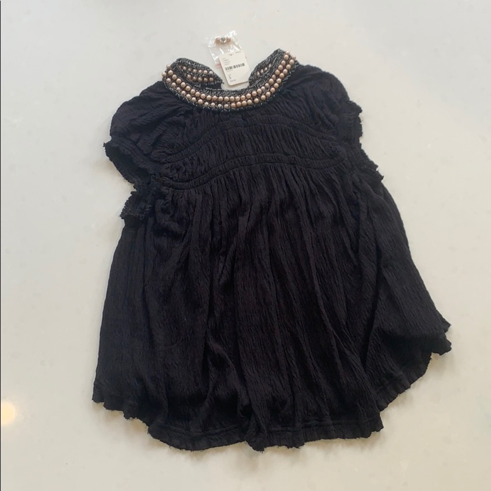 Free People NWT black top w/stylish ruching-size S